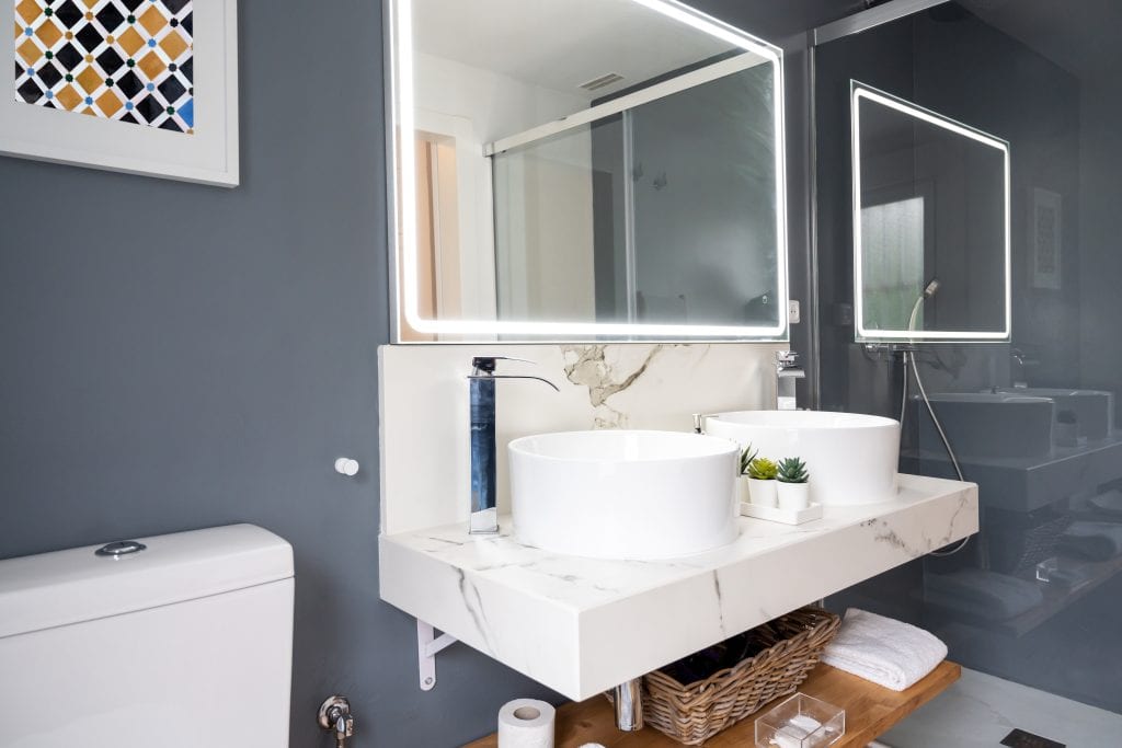 Custom LED mirrors - trends