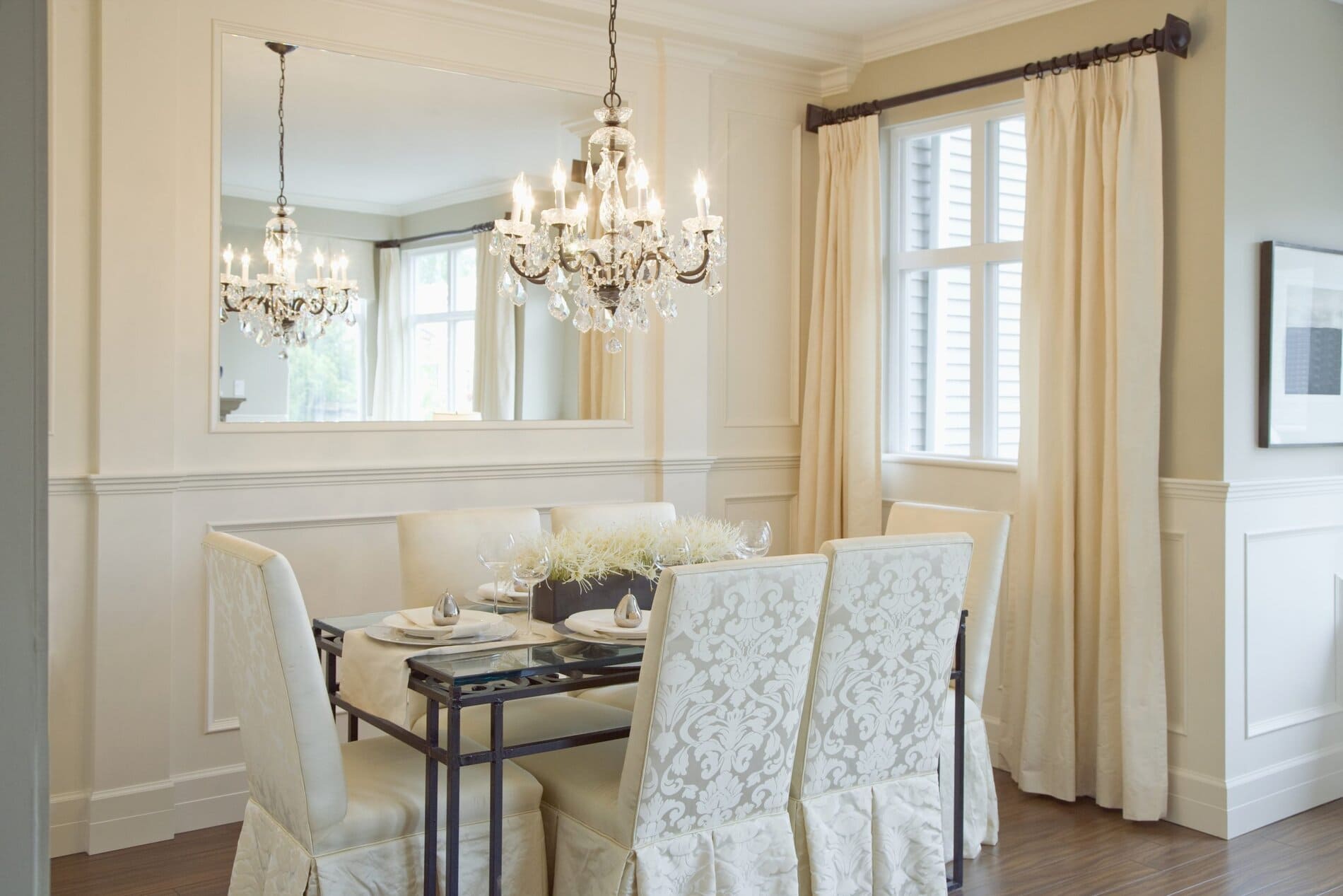 A mirror in the dining room or work corner - subtle elegance