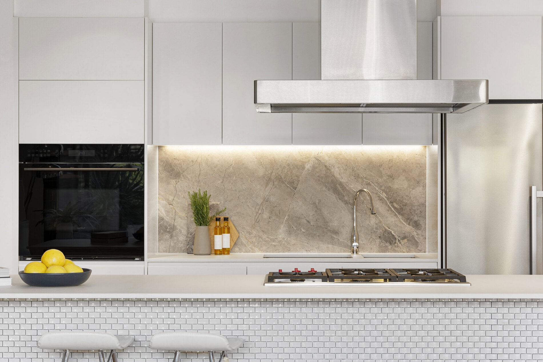 Küchenglas – eine moderne, hygienische und ästhetisch ansprechende Lösung für jedes Interieur